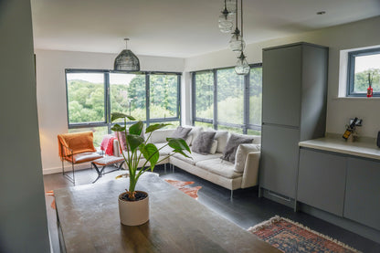 35 Edmunds Vale 2 Bed 2 Bath ｜全新装修现代河景公寓｜两居两卫｜步行可达杜伦大学商学院