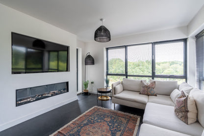 35 Edmunds Vale 2 Bed 2 Bath ｜全新装修现代河景公寓｜两居两卫｜步行可达杜伦大学商学院