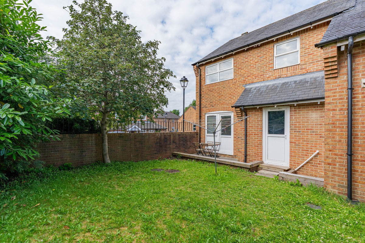 3 St. Giles Close, Durham, Ex - Bills