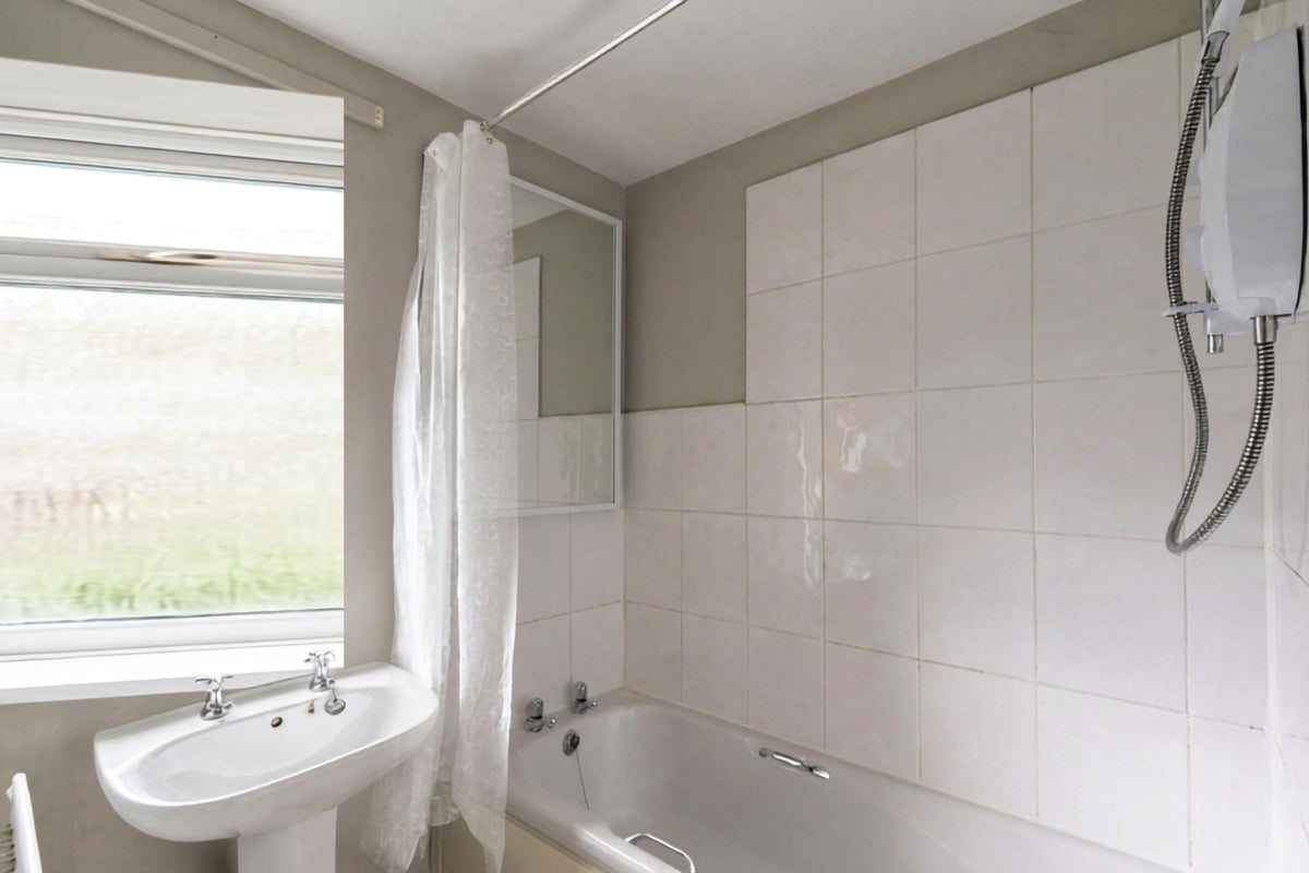 32 Wearside Drive, Durham, 2 bed 2 bath, Excluding Bills