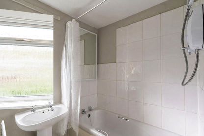 32 Wearside Drive, Durham, 2 bed 2 bath, Excluding Bills
