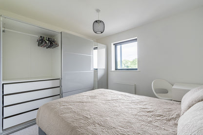 35 Edmunds Vale 2 Bed 2 Bath ｜全新装修现代河景公寓｜两居两卫｜步行可达杜伦大学商学院