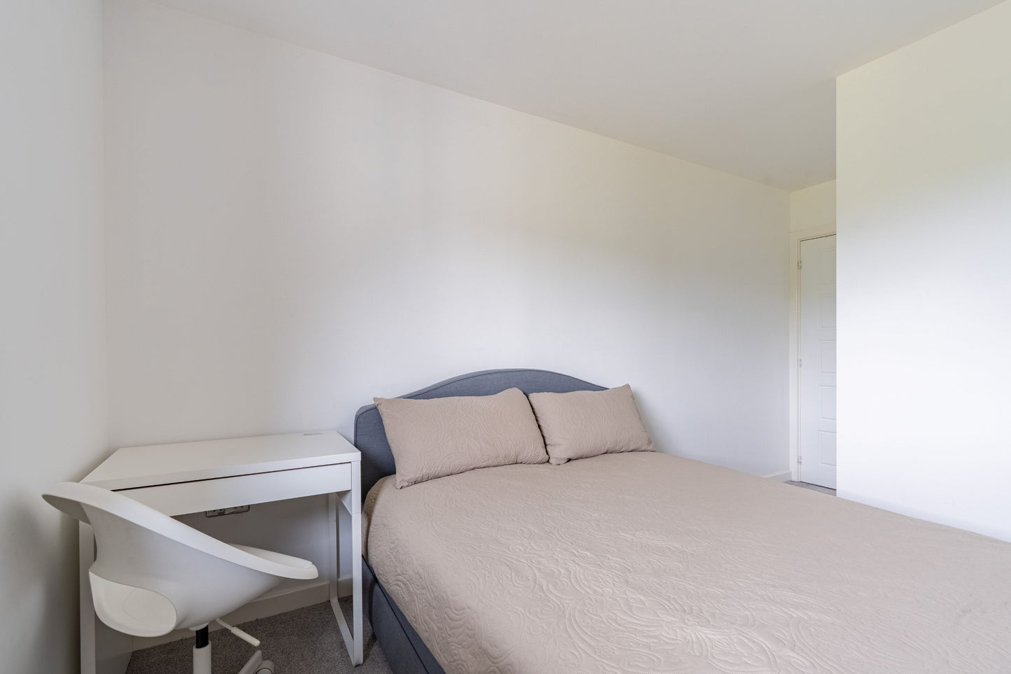 35 Edmunds Vale 2 Bed 2 Bath ｜全新装修现代河景公寓｜两居两卫｜步行可达杜伦大学商学院