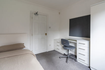 3 St. Giles Close, Durham, Ex - Bills