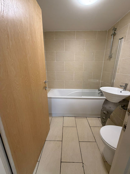 Spacious 2-Bed, 2-Bath Student Flat in Durham – 1 Finney Court 宽敞两卧两卫学生公寓，步行至杜伦大学 – 1 Finney Court