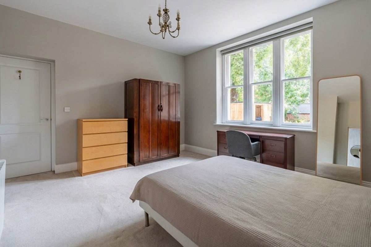 8 The Cathedrals, Durham