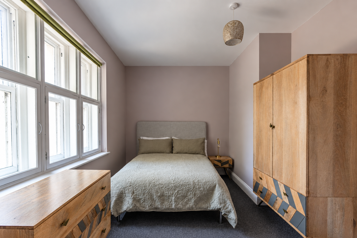 12 The Cathedrals, Durham, 2 Bed 2 Bath - Ex Bills