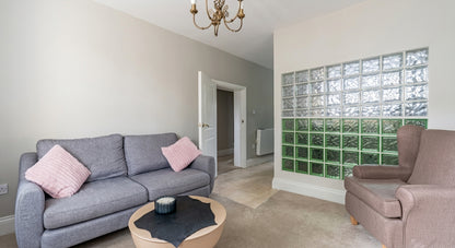 8 The Cathedrals, Durham, 2 Bed 2 Bath - Ex Bills