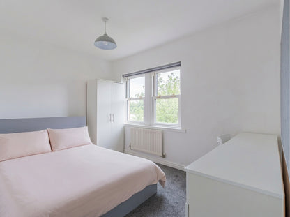6 The Sidings, Durham, Ex- Bills