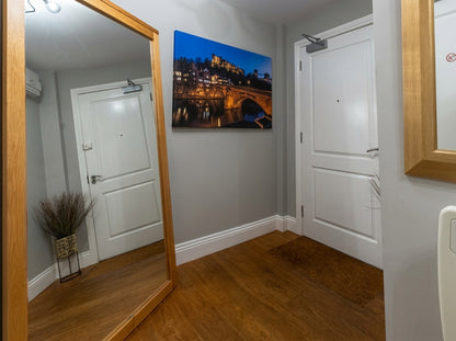 6 The Cathedrals, Durham, 2 Bed 2 Bath - Ex Bills - 宽敞现代的两居两卫公寓