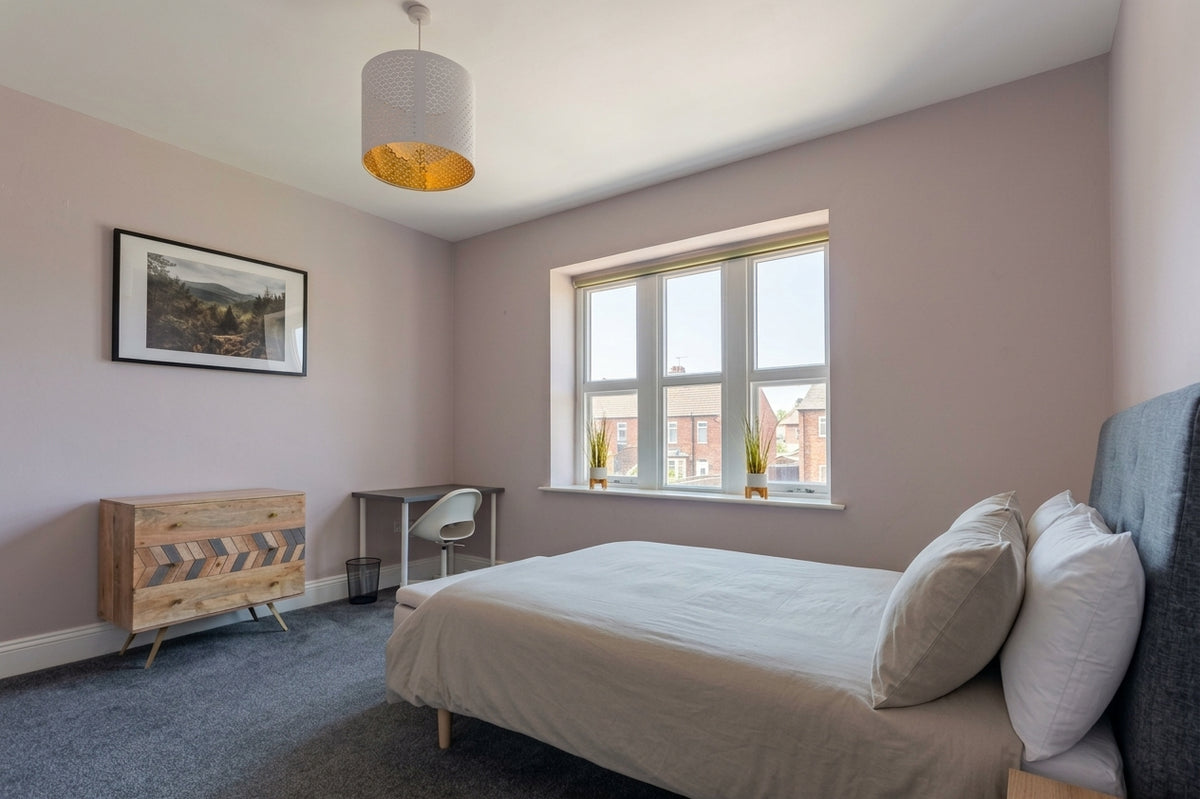 12 The Cathedrals, Durham, 2 Bed 2 Bath - Ex Bills