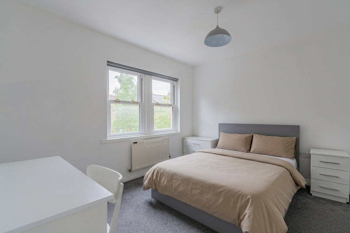 6 The Sidings, Durham, Ex- Bills