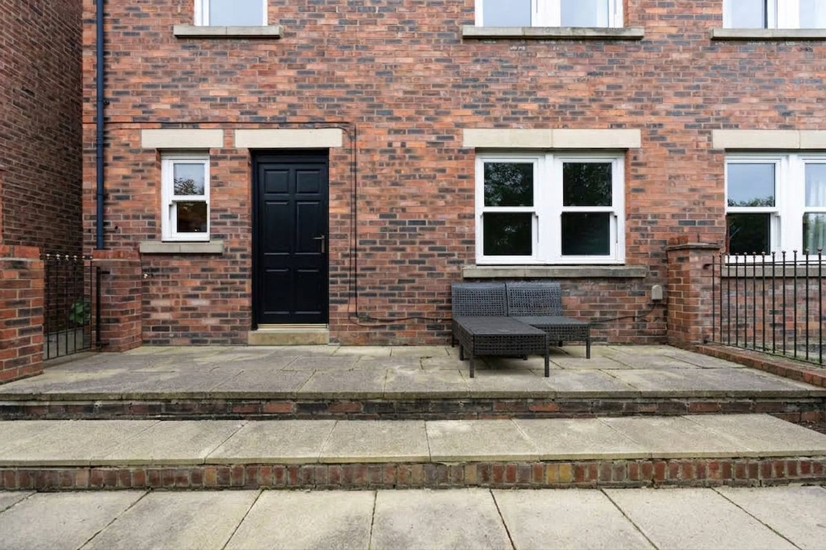 6 The Sidings, Durham, Ex- Bills