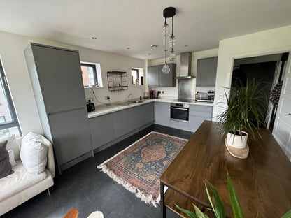 35 Edmunds Vale 2 Bed 2 Bath ｜全新装修现代河景公寓｜两居两卫｜步行可达杜伦大学商学院