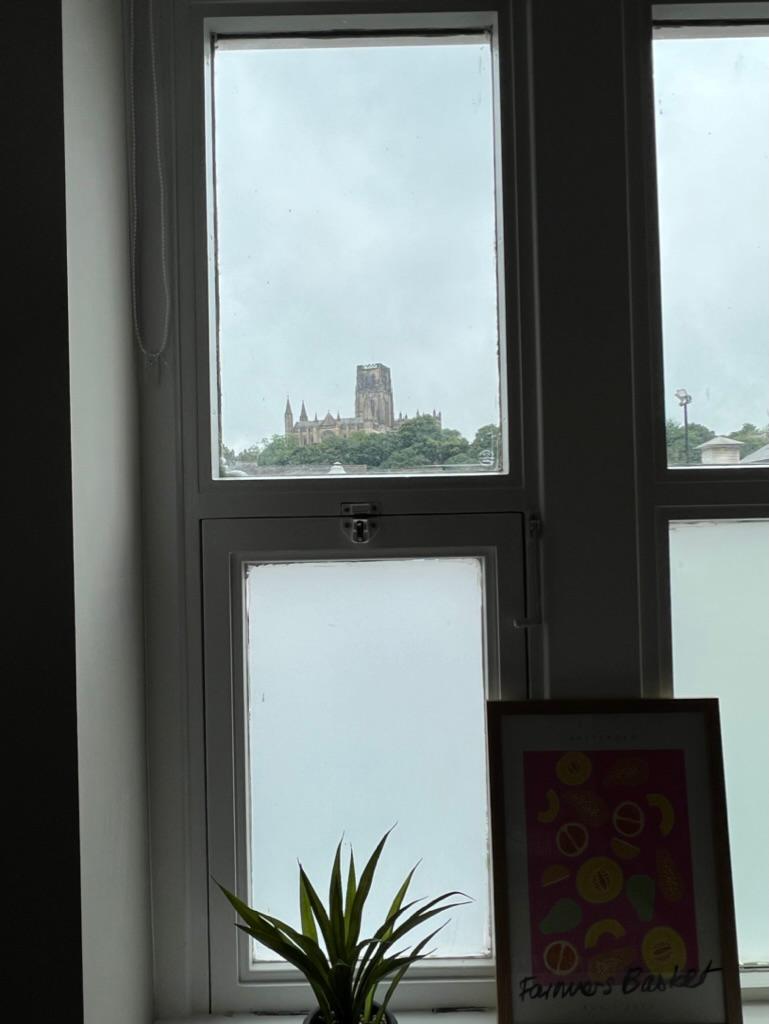 6 The Cathedrals, Durham 宽敞现代的两居两卫公寓