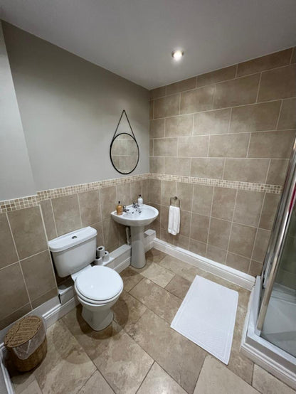 6 The Cathedrals, Durham 宽敞现代的两居两卫公寓