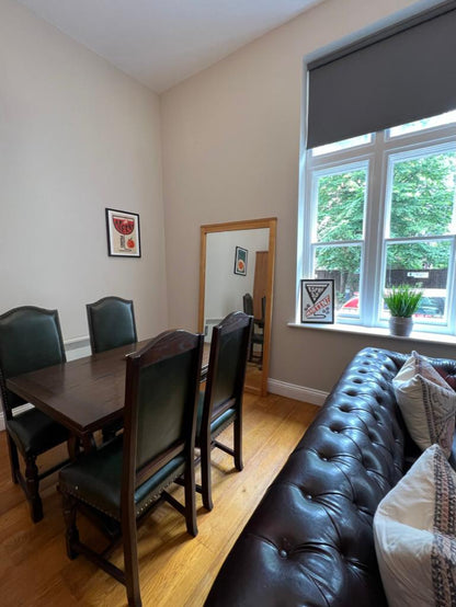 6 The Cathedrals, Durham 宽敞现代的两居两卫公寓