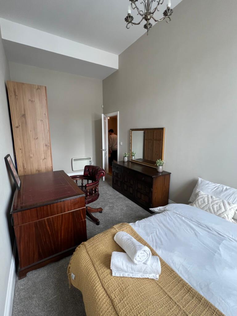 6 The Cathedrals, Durham 宽敞现代的两居两卫公寓