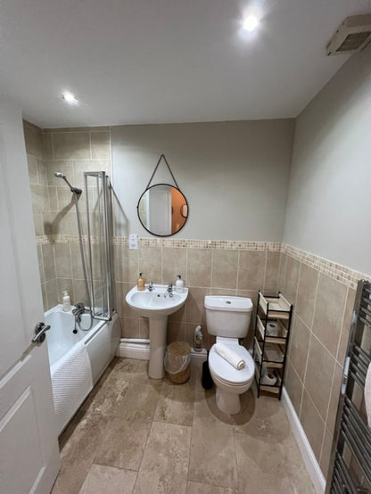 6 The Cathedrals, Durham 宽敞现代的两居两卫公寓