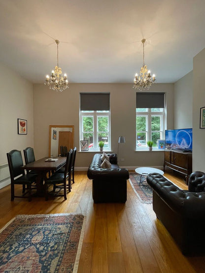 6 The Cathedrals, Durham 宽敞现代的两居两卫公寓