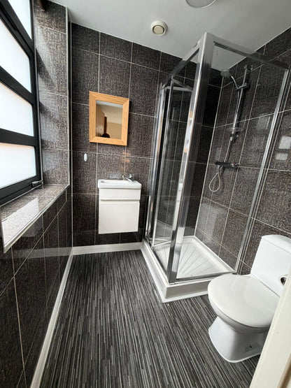 Spacious 2-Bed, 2-Bath Student Flat in Durham – 1 Finney Court 宽敞两卧两卫学生公寓，步行至杜伦大学 – 1 Finney Court