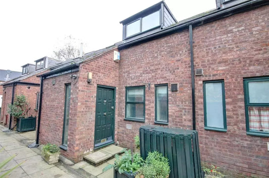 14 Dunelm Court, South Street